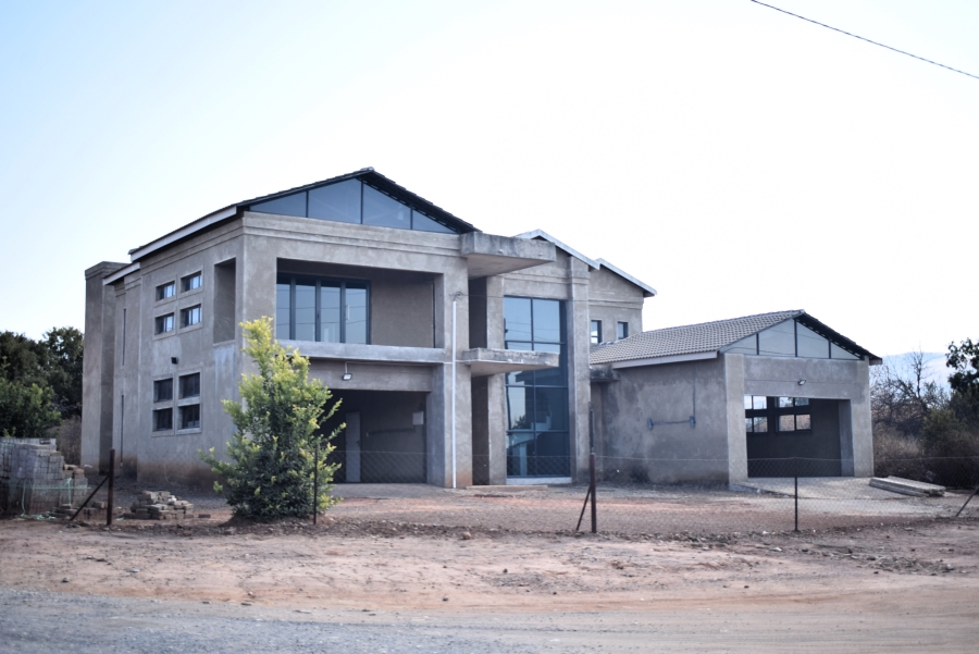 5 Bedroom Property for Sale in Olifantsnek North West